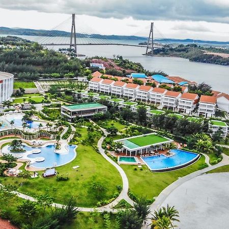 Harris Resort Barelang Batam Sagulung Exterior foto