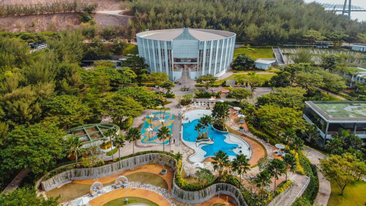 Harris Resort Barelang Batam Sagulung Exterior foto