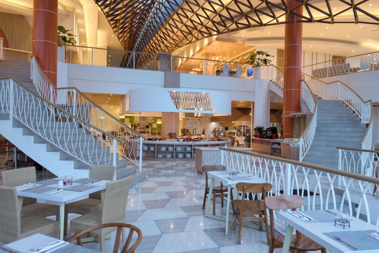 Harris Resort Barelang Batam Sagulung Exterior foto